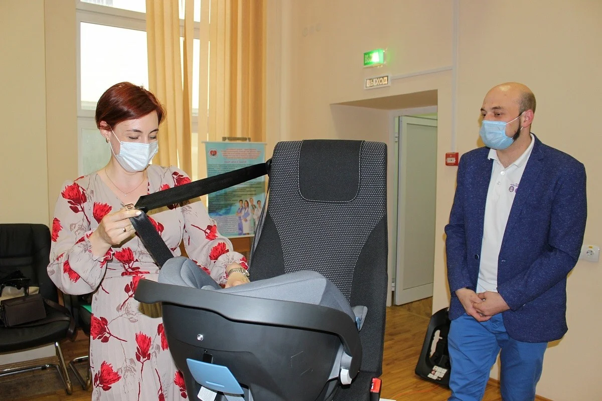 Пациенток Регионального перинатального центра будут обучать безопасной перевозке детей в автомобиле