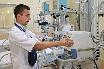 Антон Алиханов: Через семь-десять лет служебное жилье врача может стать его собственным Антон Алиханов: Через семь-десять лет служебное жилье врача может стать его собственным