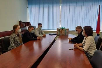 Врачу-педиатру детской поликлиники Светлогорска вручили ключи от служебной квартиры